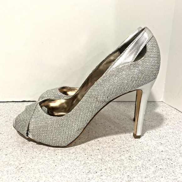 Alfani Lyrra Dressy Silver Pumps US size 5.5 Open Toe Glittery Metallic Finish - Picture 2 of 9